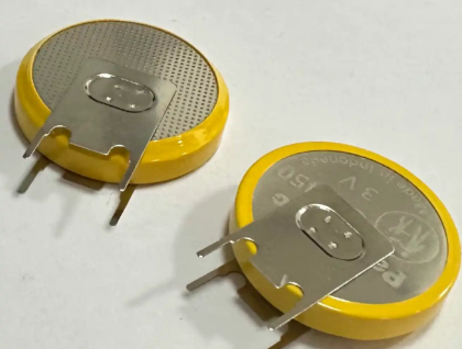 带焊脚与带插头电池解析